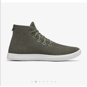 Size 9 Allbirds, like new—barely worn